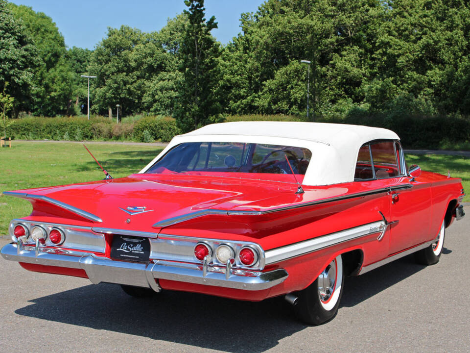Bild 9/31 von Chevrolet Impala Convertible (1960)