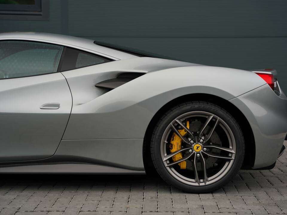 Image 10/50 de Ferrari 488 GTB (2019)