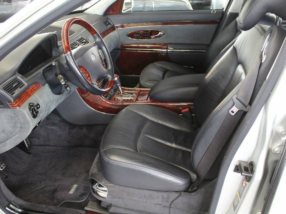Image 10/20 of Maybach 57 (2004)