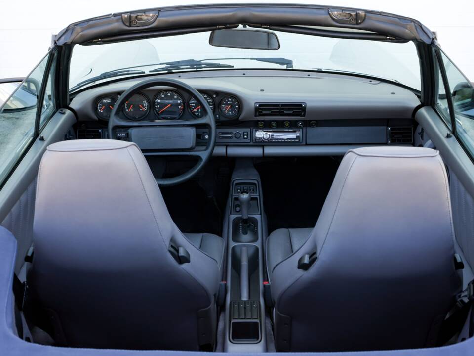 Image 41/46 of Porsche 911 Carrera 2 (1991)