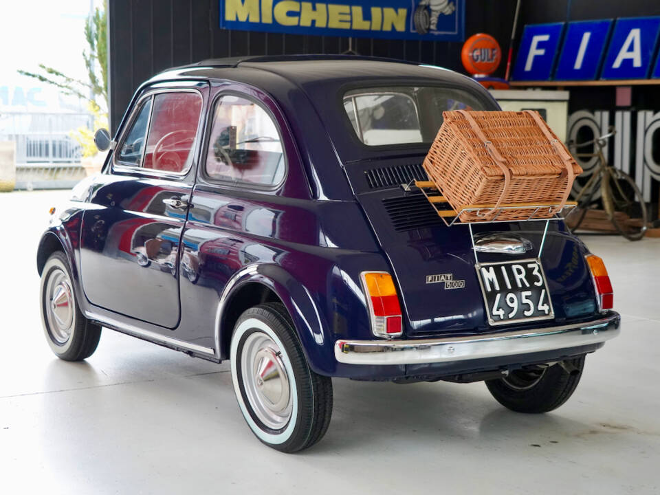 Image 7/33 of FIAT 500 F (1972)