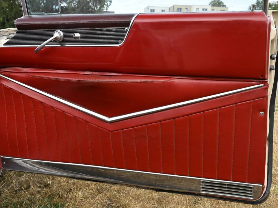 Bild 44/50 von Cadillac 62 Convertible (1954)