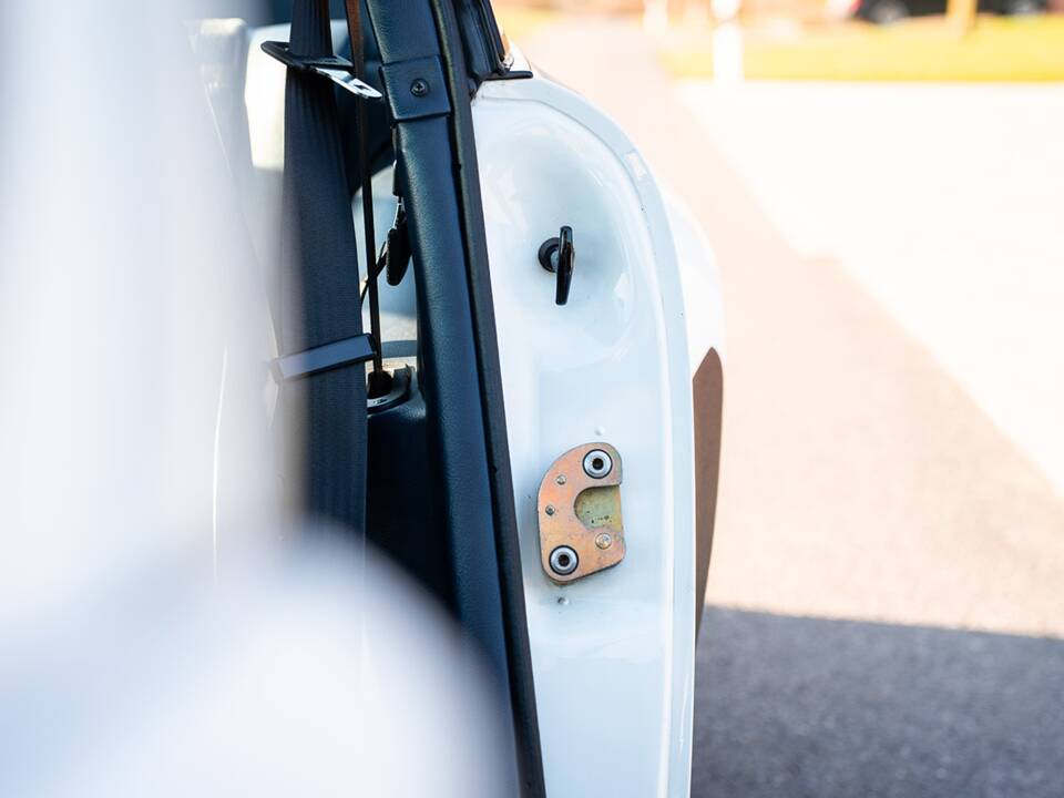 Image 24/36 of Porsche 911 Carrera 3.2 (1984)