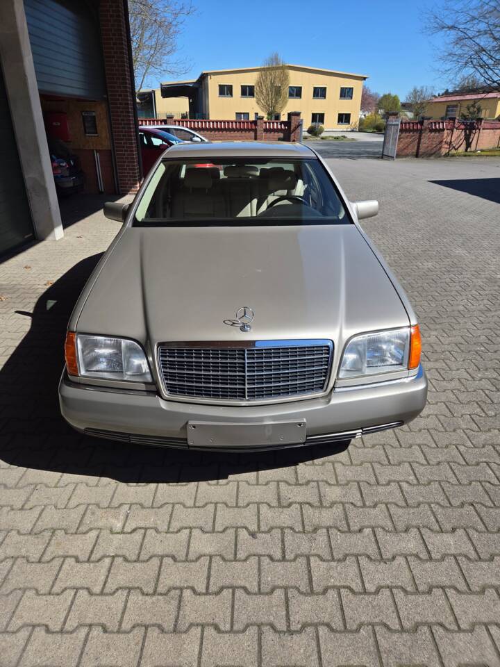 Bild 1/12 von Mercedes-Benz 300 SE (1991)