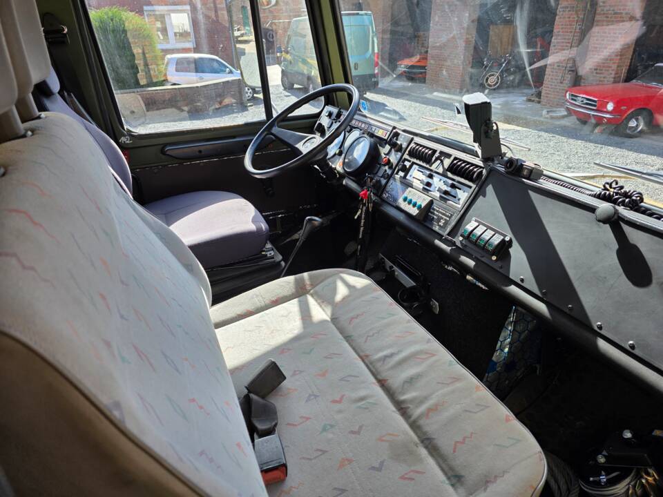 Image 16/38 de Mercedes-Benz Unimog U 1300 L (1986)