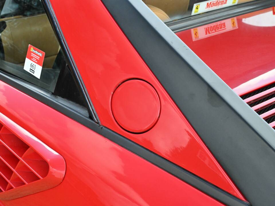 Image 18/50 of Ferrari Mondial 8 (1981)