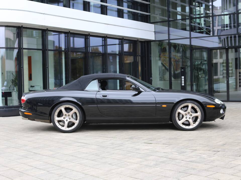 Immagine 45/45 di Jaguar XKR (2001)