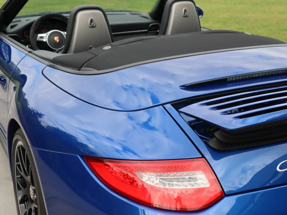 Bild 39/50 von Porsche 911 Carrera 4 GTS (2011)