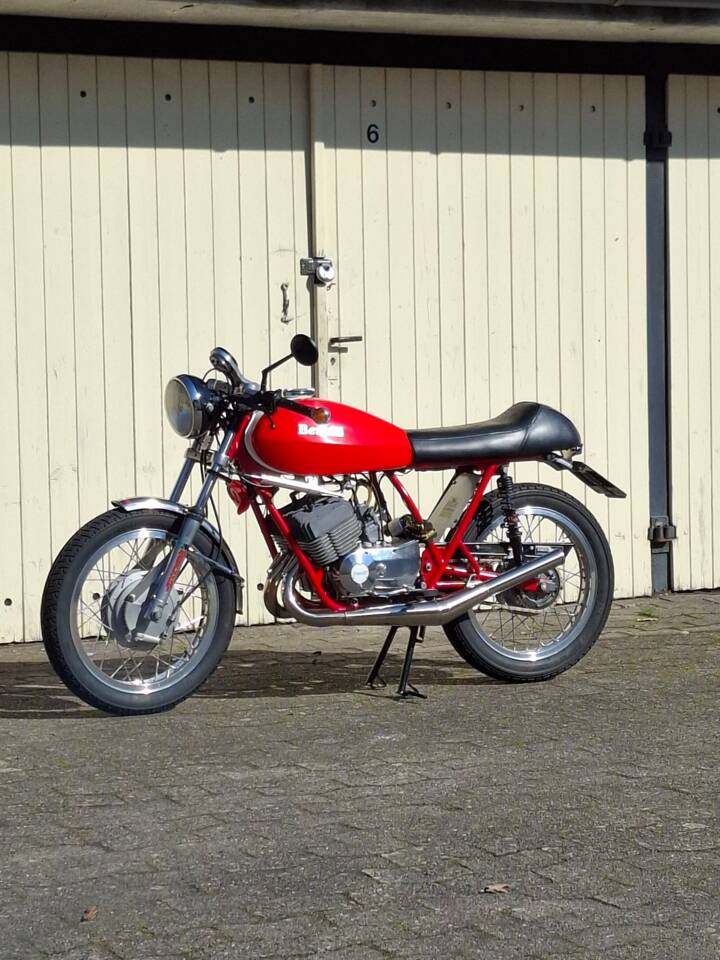 Image 8/8 of Benelli 250 2C (1975)