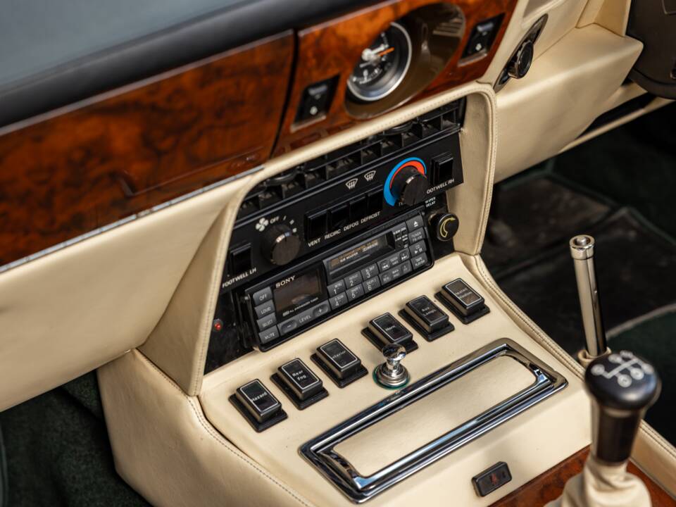 Bild 57/70 von Aston Martin V8 Vantage Volante X-Pack (1989)