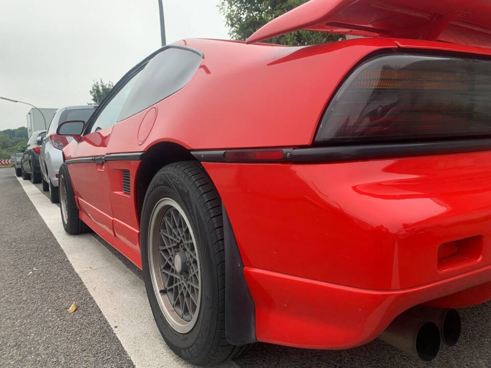 Image 29/55 of Pontiac Fiero GT (1988)