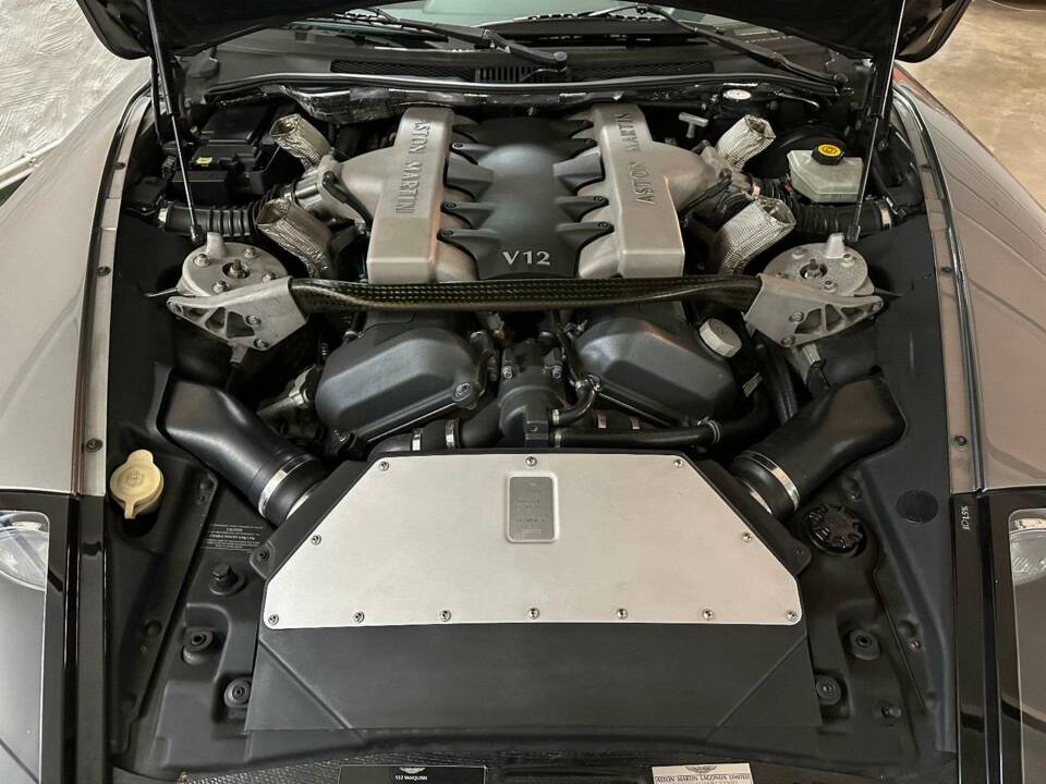 Image 19/20 of Aston Martin V12 Vanquish (2003)