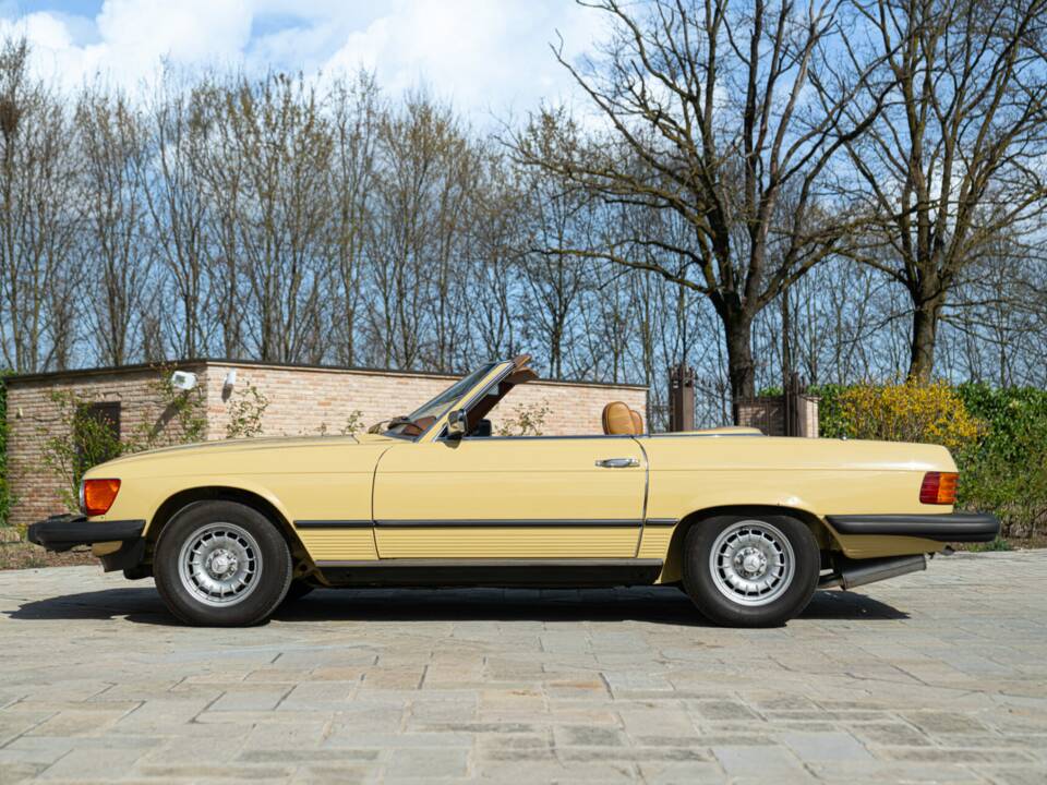 Obraz 5/50 pojazdu Mercedes-Benz 450 SL (1977)