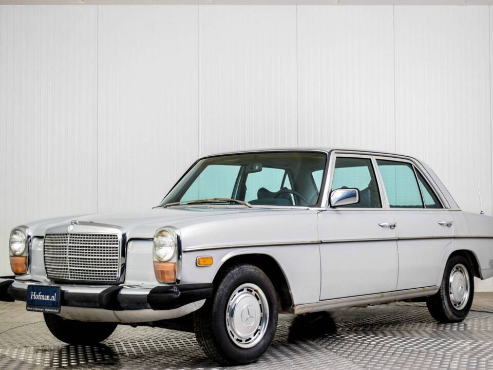 Image 1/50 of Mercedes-Benz 240 D (1976)