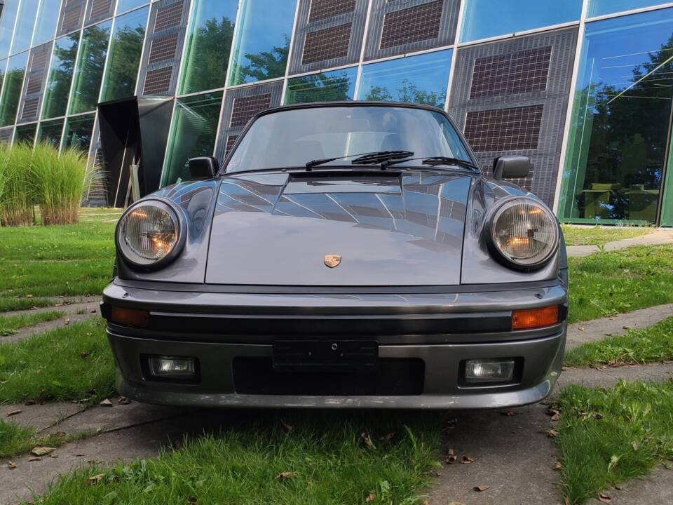 Image 71/104 of Porsche 911 Carrera 3.2 (1986)