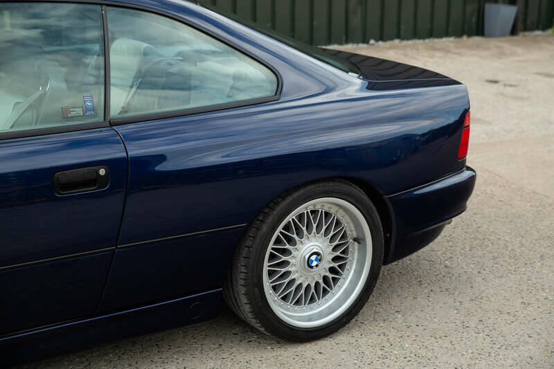 Image 41/50 de BMW 850CSi (1993)