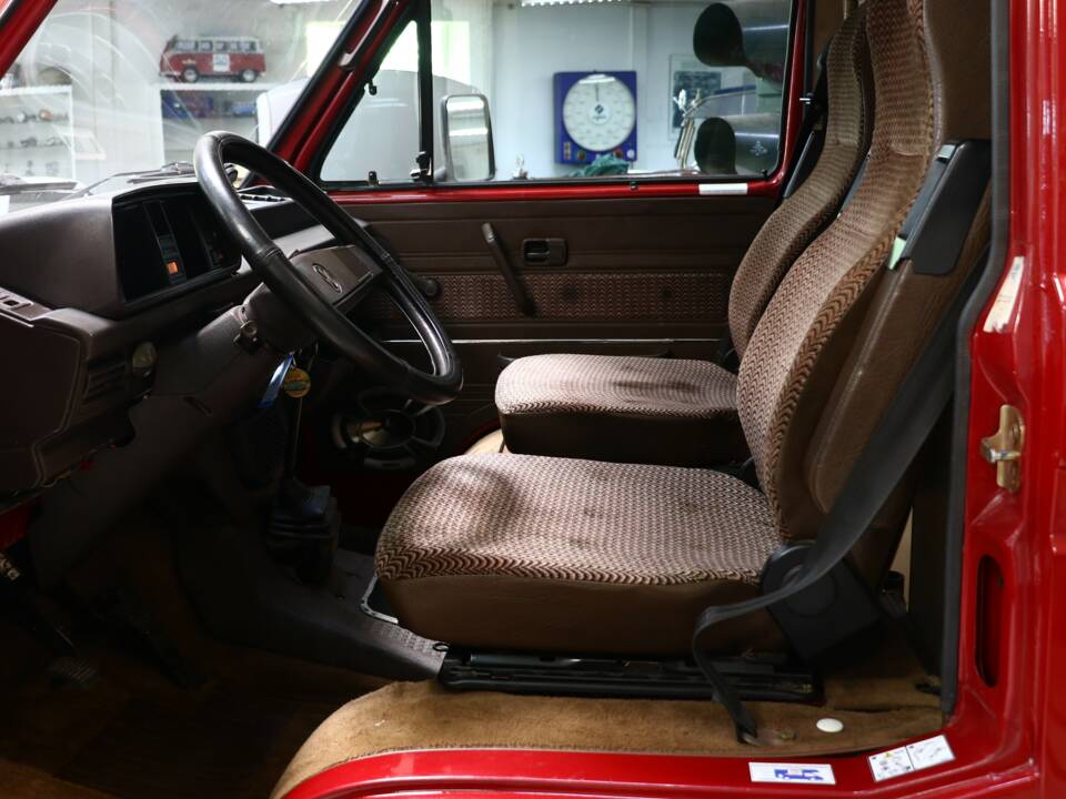 Bild 19/37 von Volkswagen T3 Westfalia Joker 1.6 TD (1985)