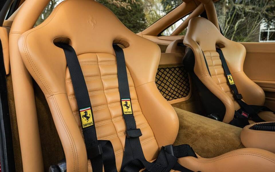 Bild 33/49 von Ferrari 550 Maranello (2000)