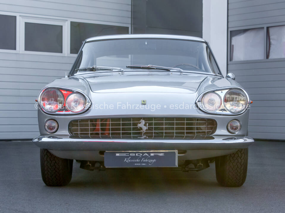 Bild 18/36 von Ferrari 330 GT 2+2 (1964)