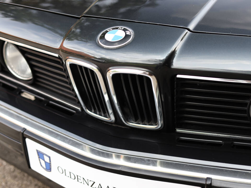 Image 71/99 of BMW M 635 CSi (1988)