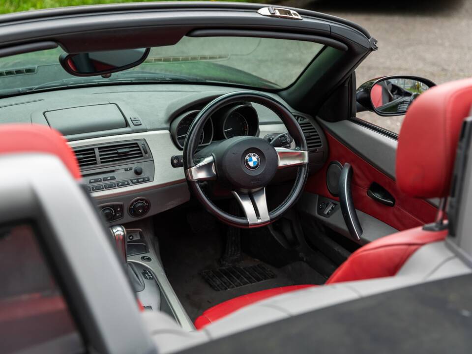 Image 32/34 of BMW Z4 3.0i (2003)