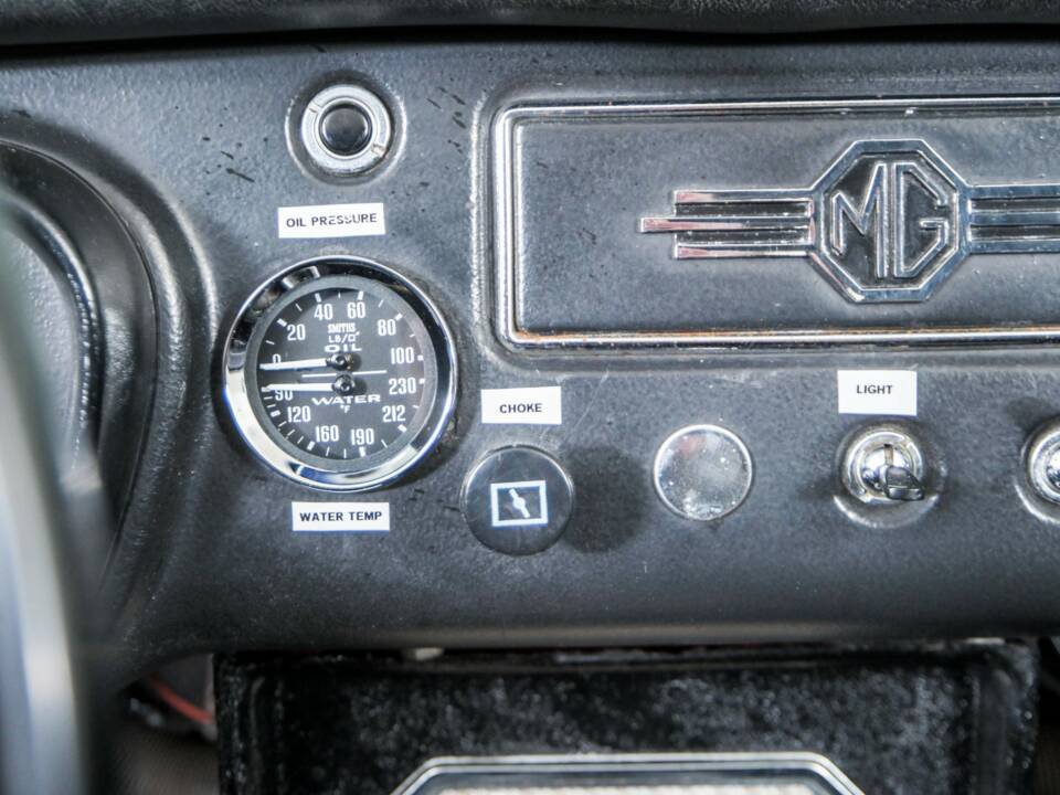 Afbeelding 25/50 van MG MGB (1965)
