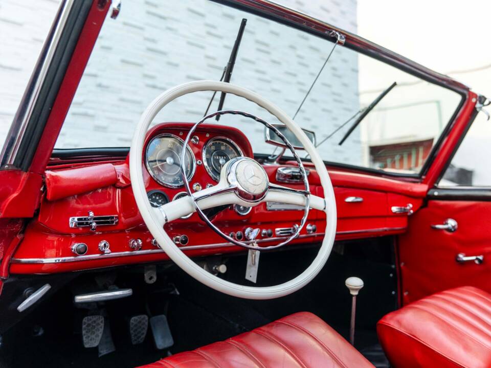 Image 15/19 of Mercedes-Benz 190 SL (1957)