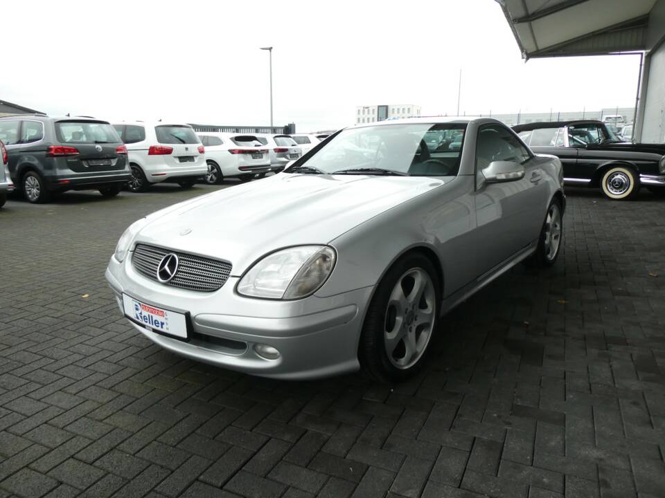 Bild 3/17 von Mercedes-Benz SLK 230 Kompressor (2003)