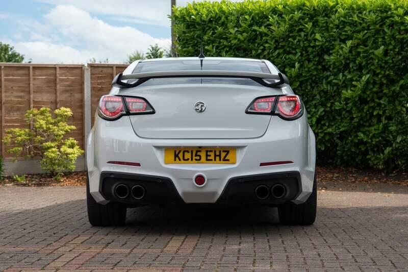 Image 7/10 of Vauxhall VXR8 GTS (2015)
