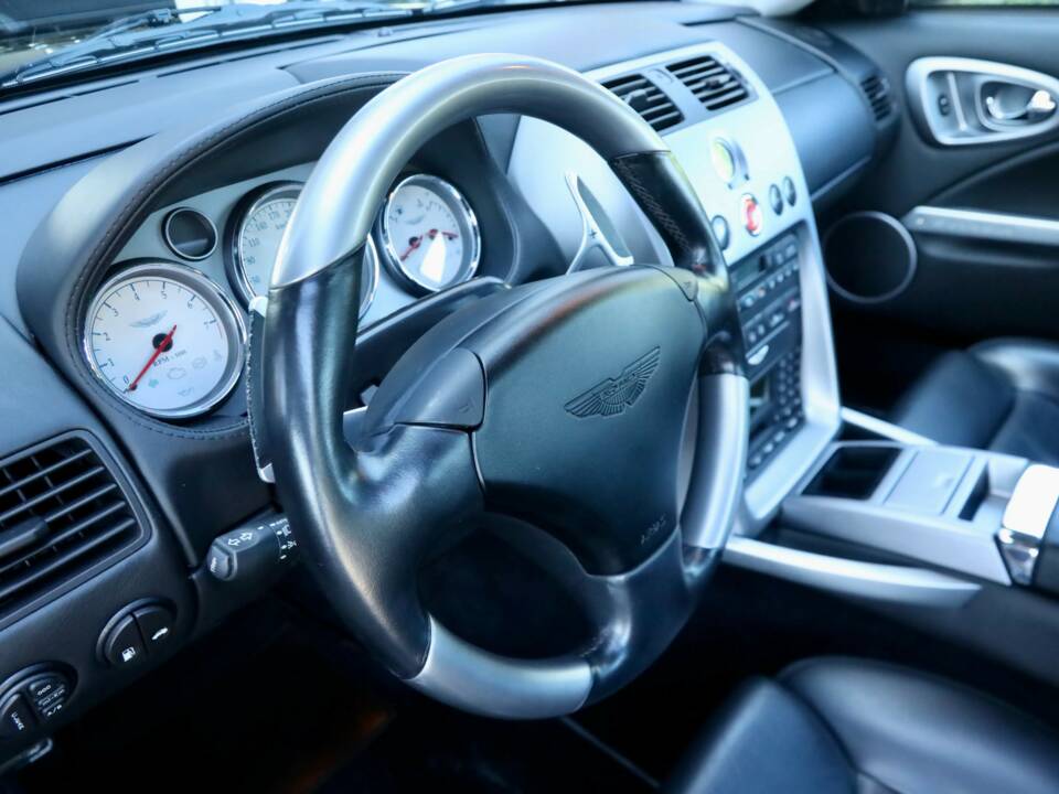 Image 42/50 of Aston Martin V12 Vanquish (2002)