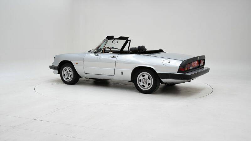 Imagen 4/15 de Alfa Romeo 2000 Spider (1984)
