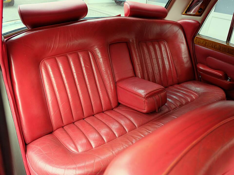 Image 31/48 of Bentley T 1 (1967)