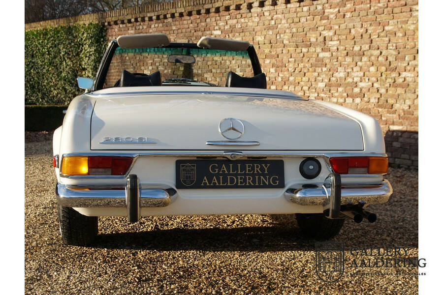 Image 21/50 of Mercedes-Benz 280 SL (1970)