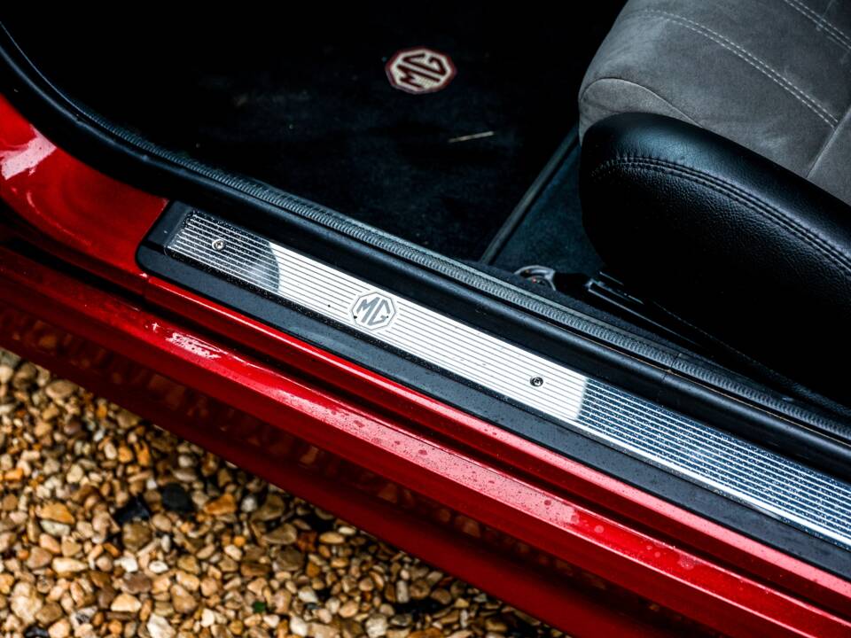 Image 32/37 of MG TF 135 (2005)