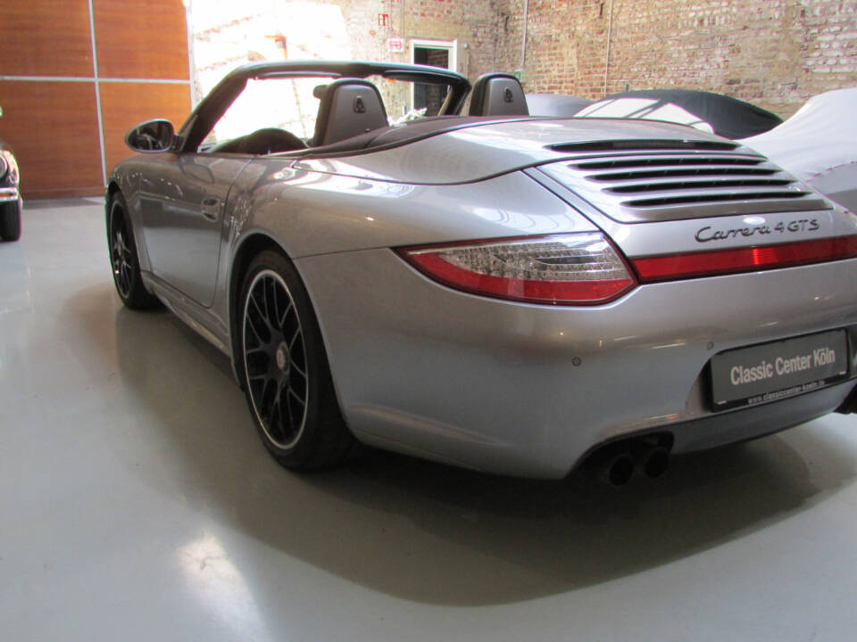 Image 5/21 of Porsche 911 Carrera 4 GTS (2012)