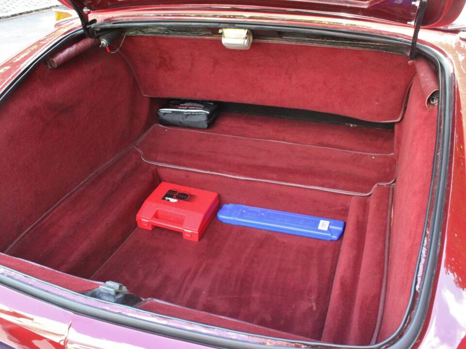 Image 11/21 de Citroën DS 19 Chapron (1961)