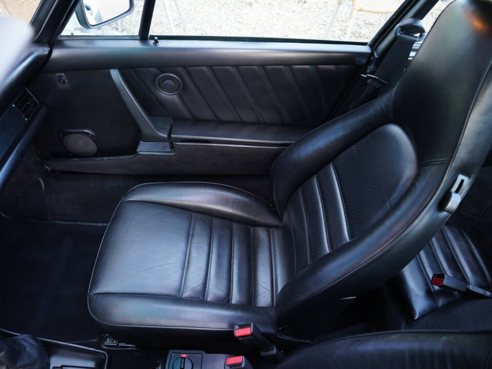 Image 25/50 of Porsche 911 Turbo 3.3 (1986)