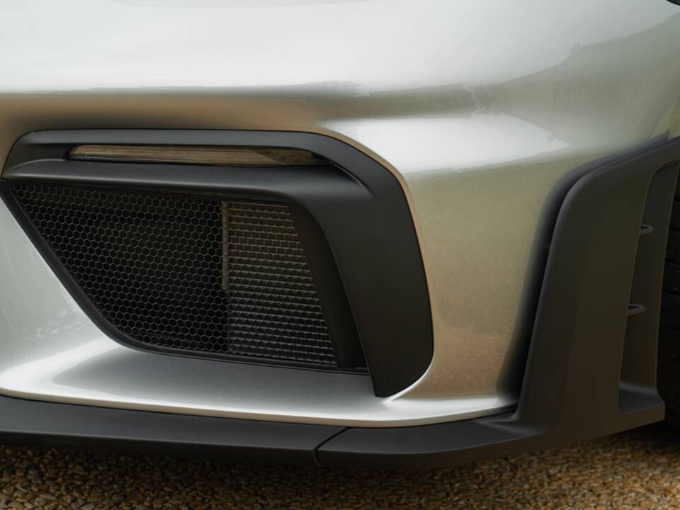 Image 85/100 of Porsche 718 Cayman GT4 RS Weissach (2024)