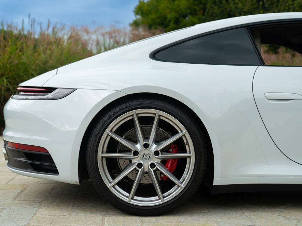 Immagine 33/50 di Porsche 911 Carrera S (2019)