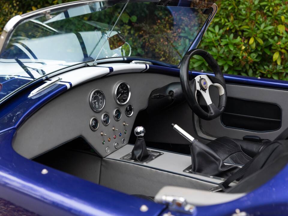 Image 17/50 of AC Cobra 289 (1997)