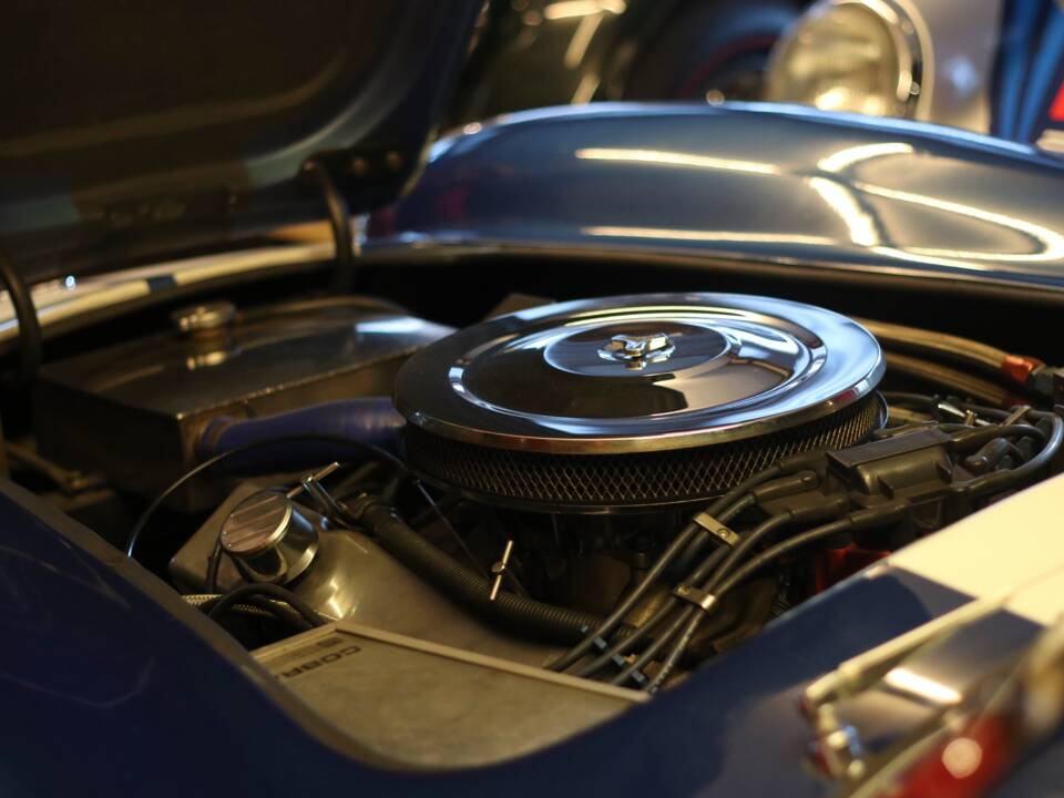 Image 32/57 of AC Cobra 427 (1965)