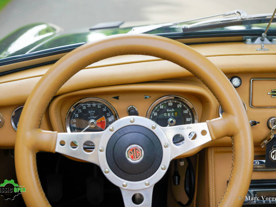Imagen 8/45 de MG MGB (1969)