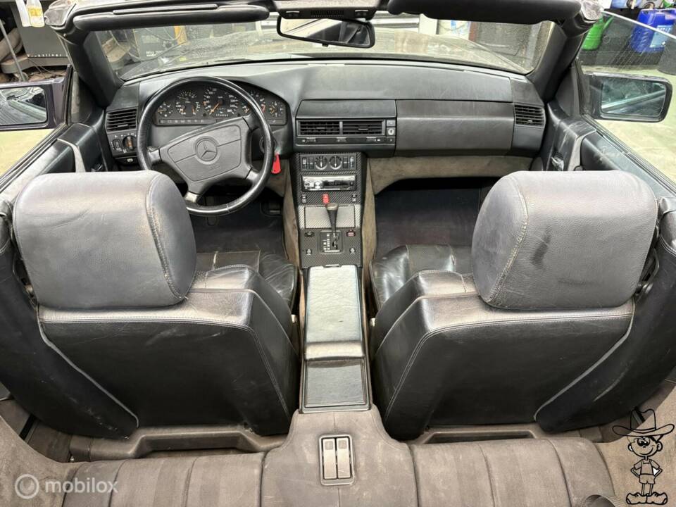 Image 11/40 of Mercedes-Benz 300 SL-24 (1990)