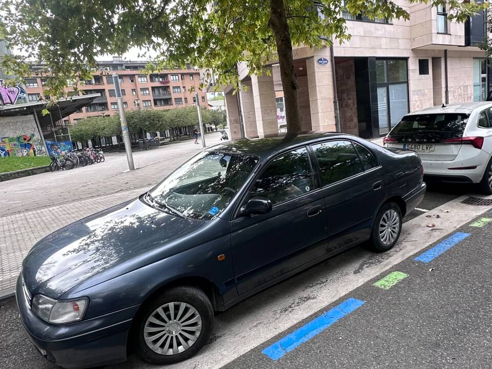 Bild 25/26 von Toyota Carina (1993)