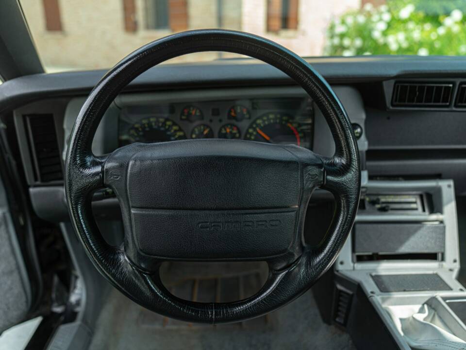 Bild 45/50 von Chevrolet Camaro Z28 (1992)