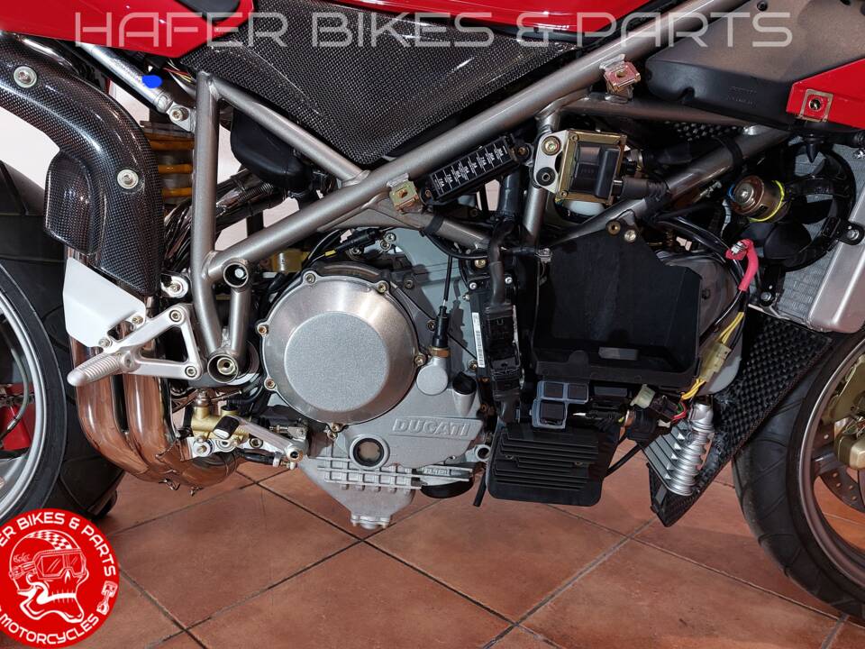 Immagine 19/21 di Ducati DUMMY (2001)