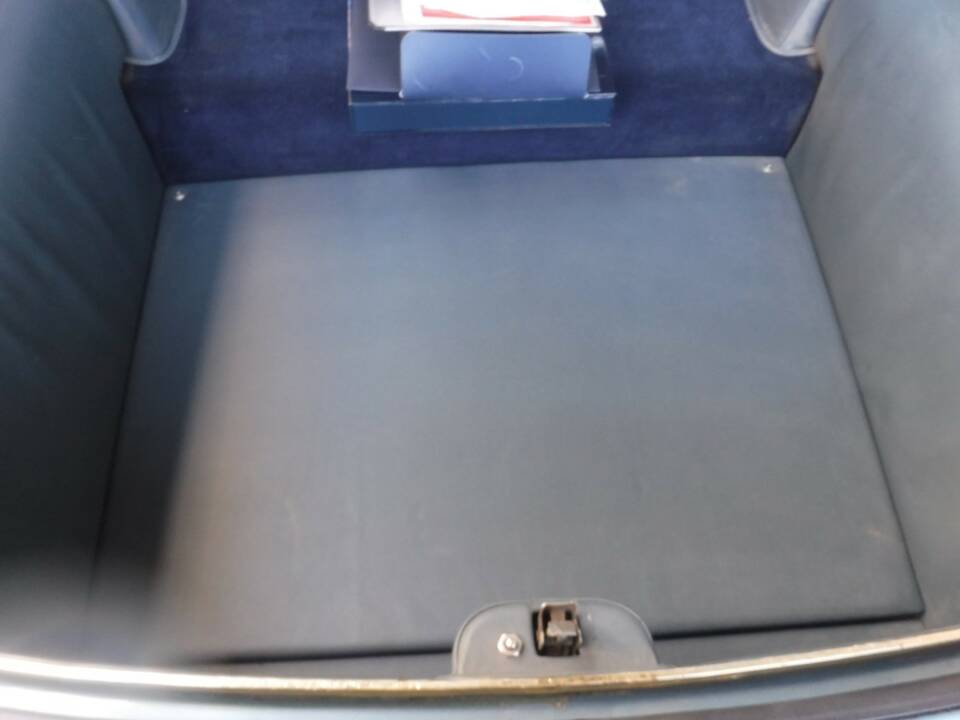 Image 39/50 of Maserati Mistral 4000 (1967)