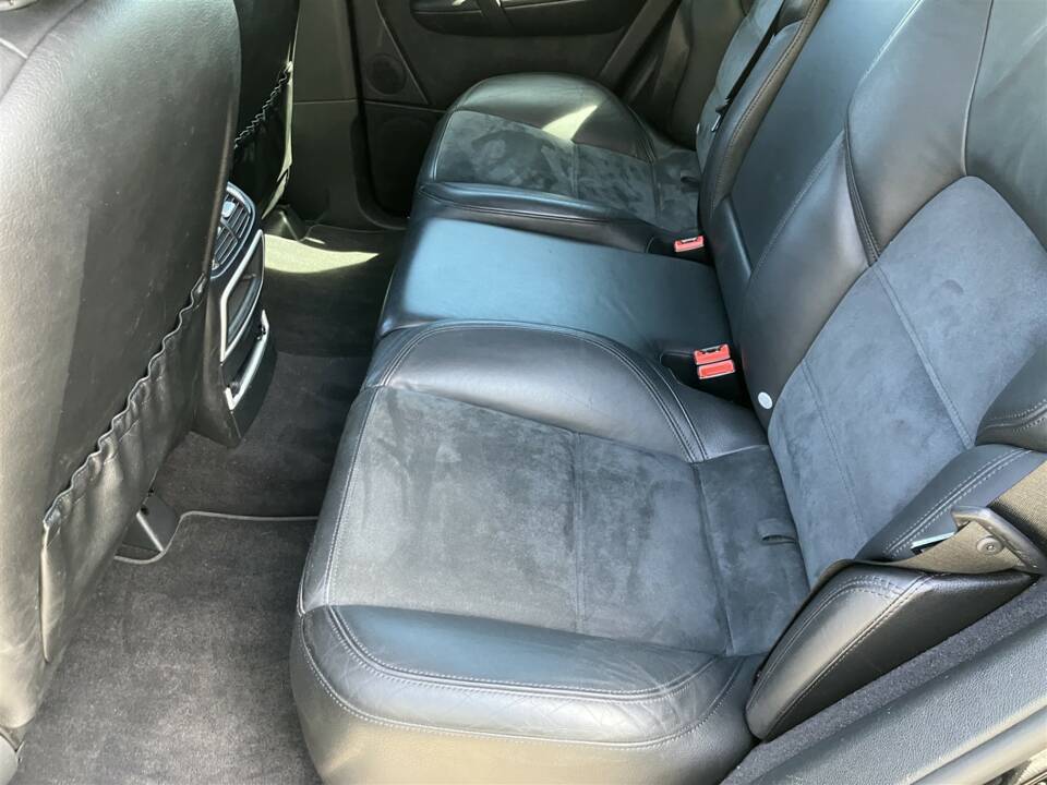 Immagine 25/40 di Porsche Cayenne GTS (2008)