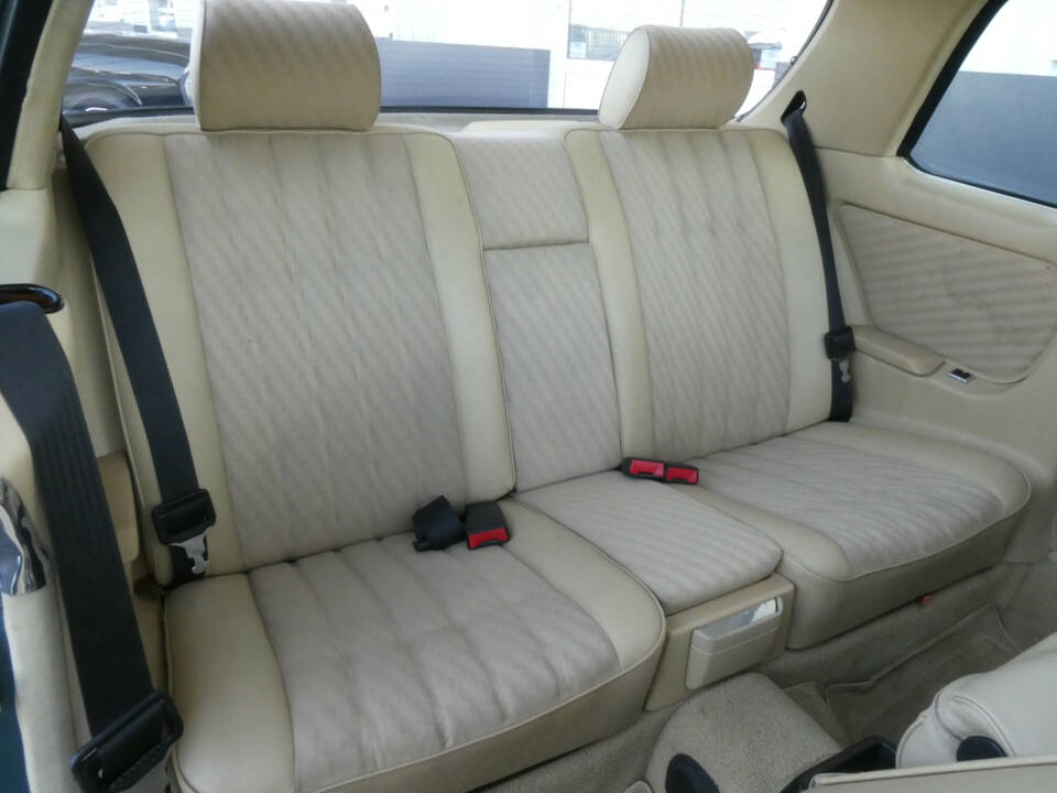 Image 14/20 de Mercedes-Benz 280 CE (1981)