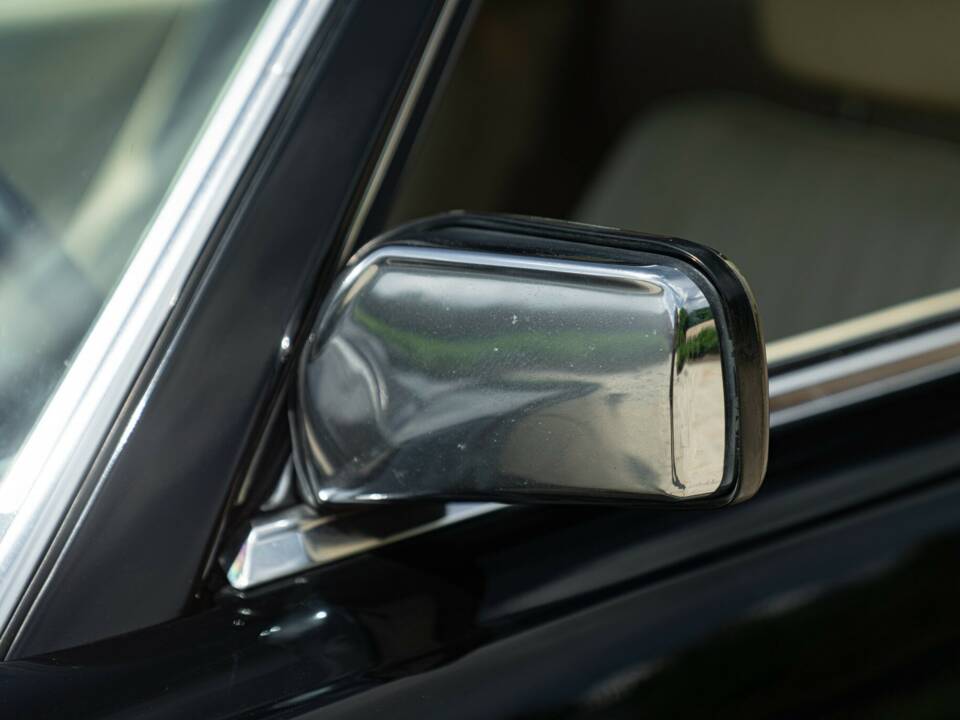 Image 29/50 of Mercedes-Benz 300 SL (1986)